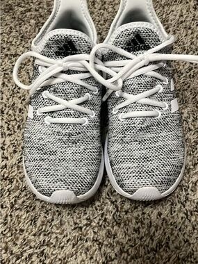 Adidas Women’s Lightweight White/Gray Knit Sneakers